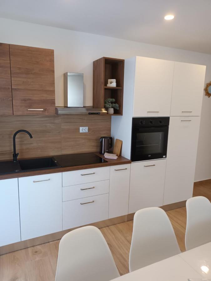 Apartmani Tolj Makarska Eksteriør bilde