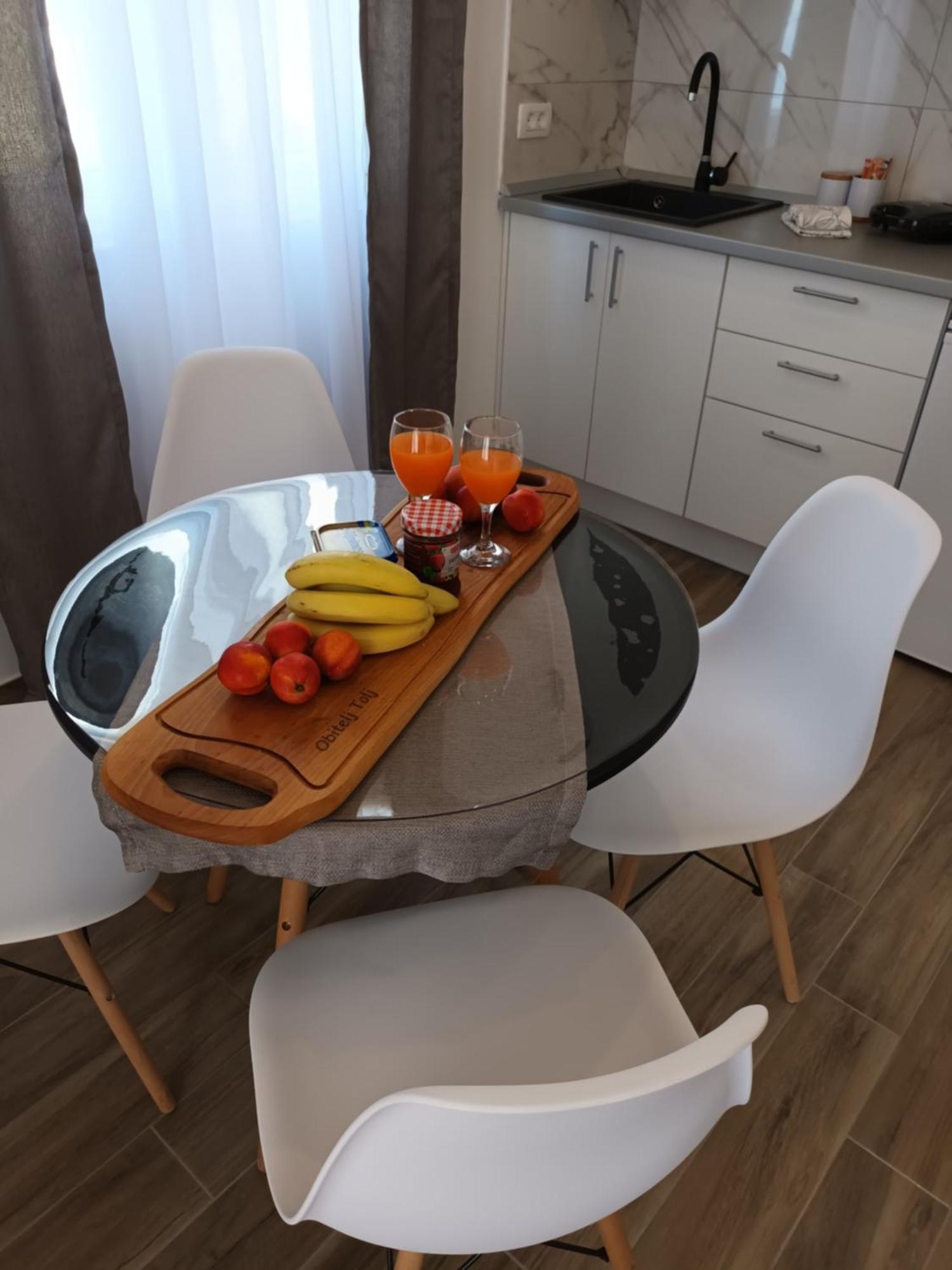 Apartmani Tolj Makarska Eksteriør bilde