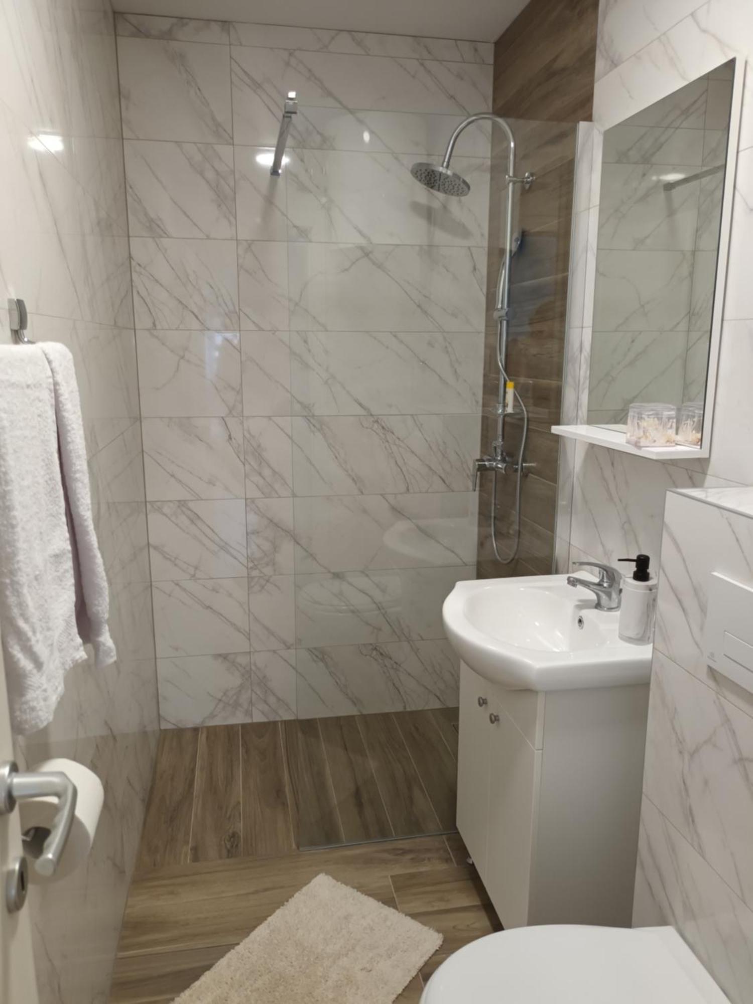 Apartmani Tolj Makarska Eksteriør bilde